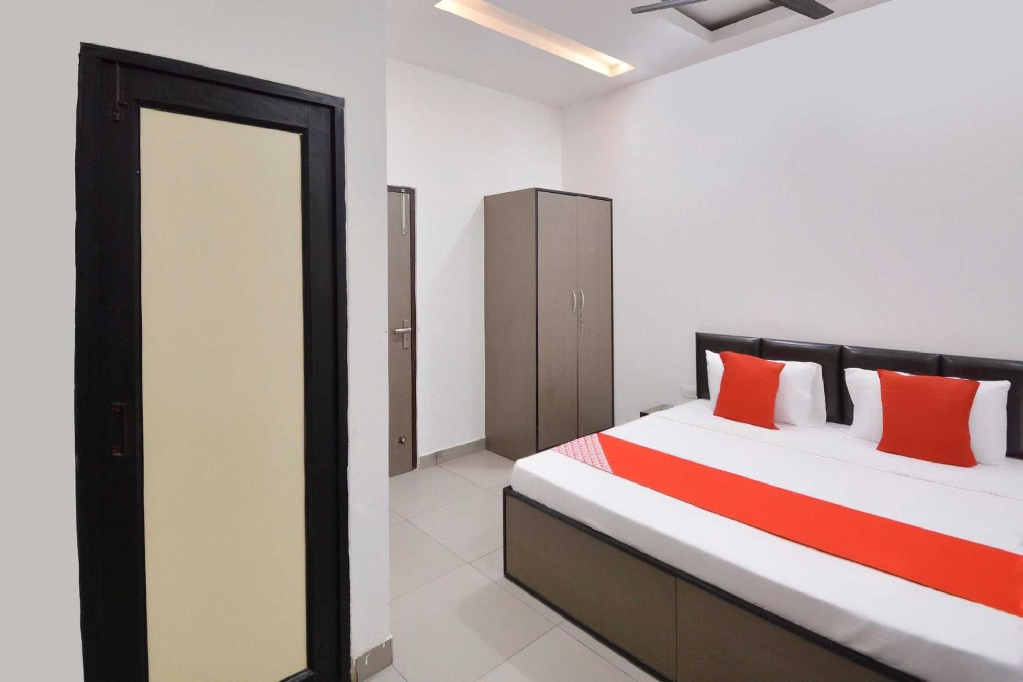 Hotel O White Solitaire Ludhijána Kültér fotó