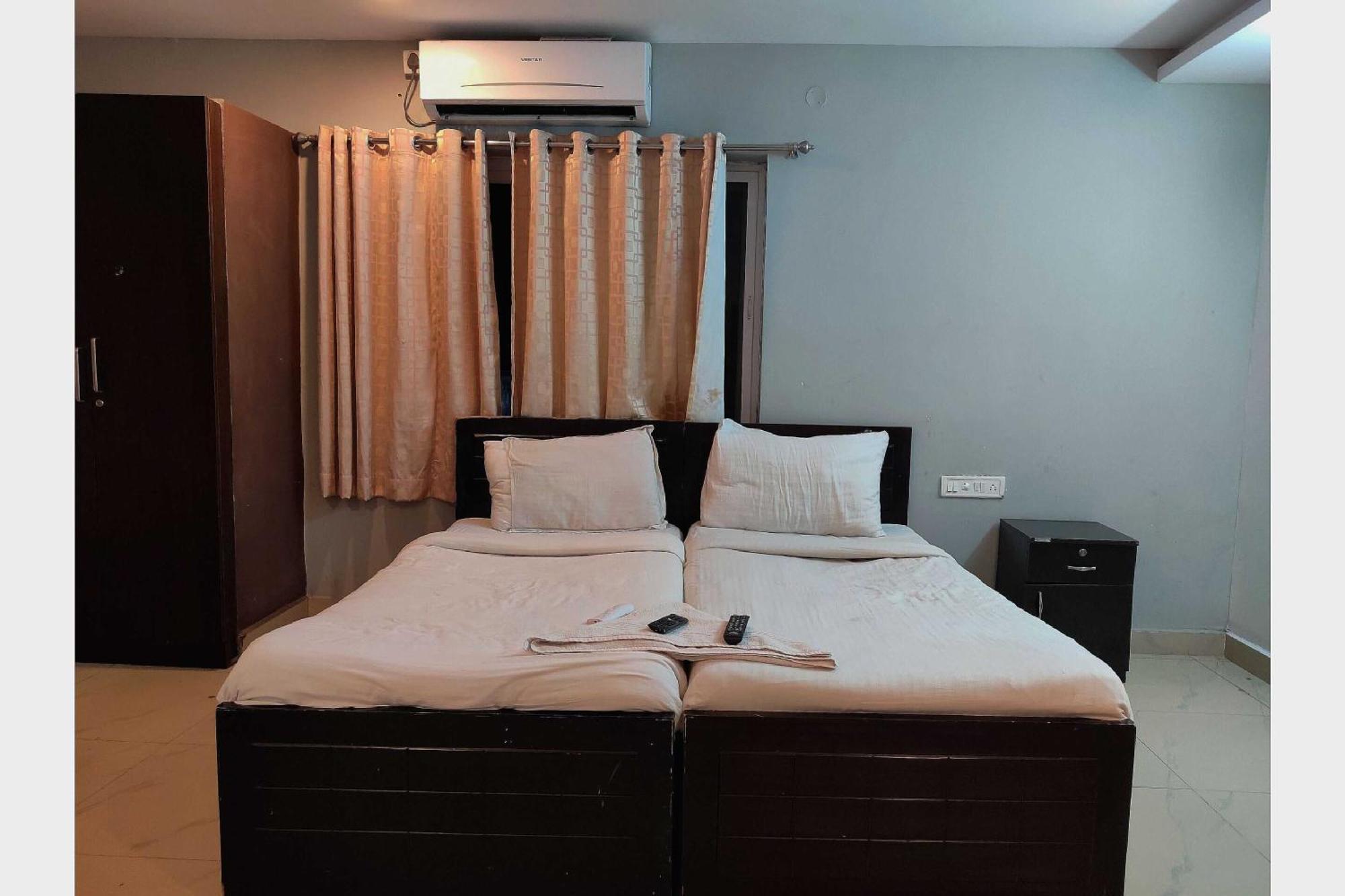 Hotel O White Solitaire Ludhijána Kültér fotó