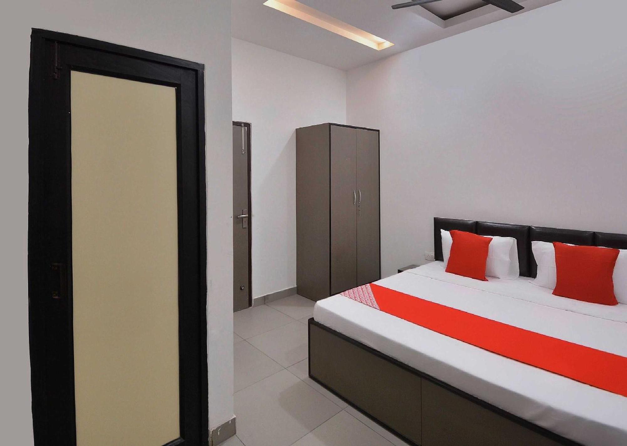 Hotel O White Solitaire Ludhijána Kültér fotó
