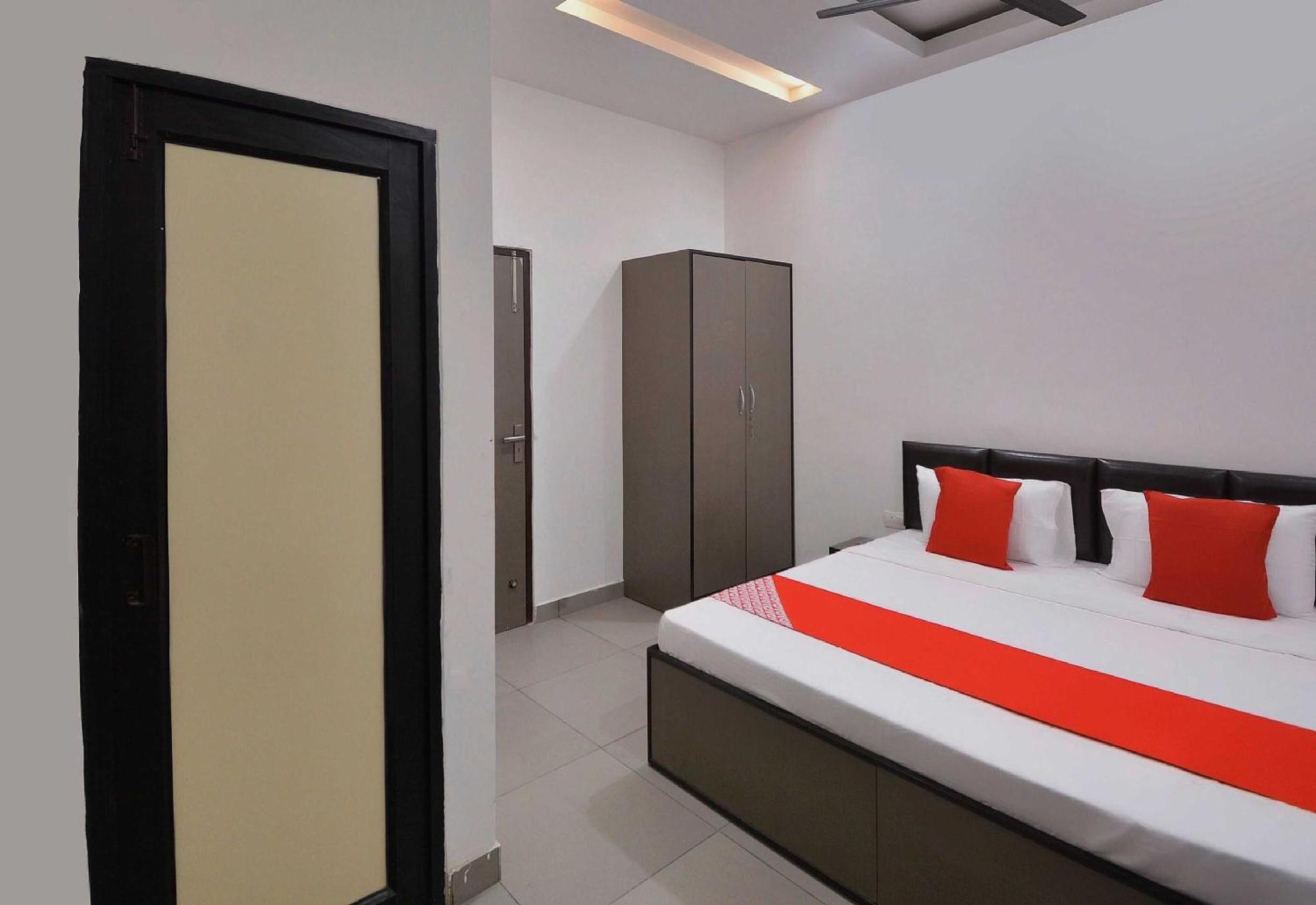 Hotel O White Solitaire Ludhijána Kültér fotó