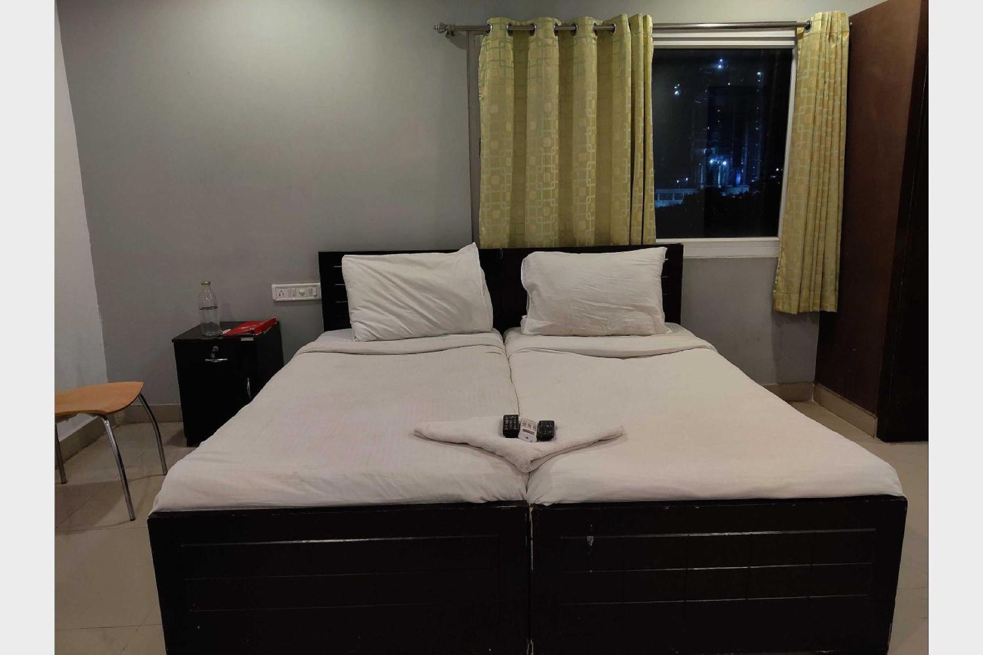 Hotel O White Solitaire Ludhijána Kültér fotó