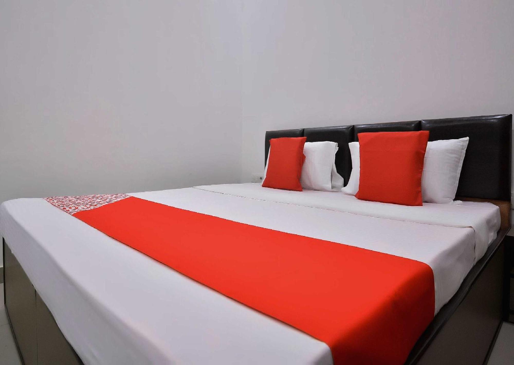 Hotel O White Solitaire Ludhijána Kültér fotó
