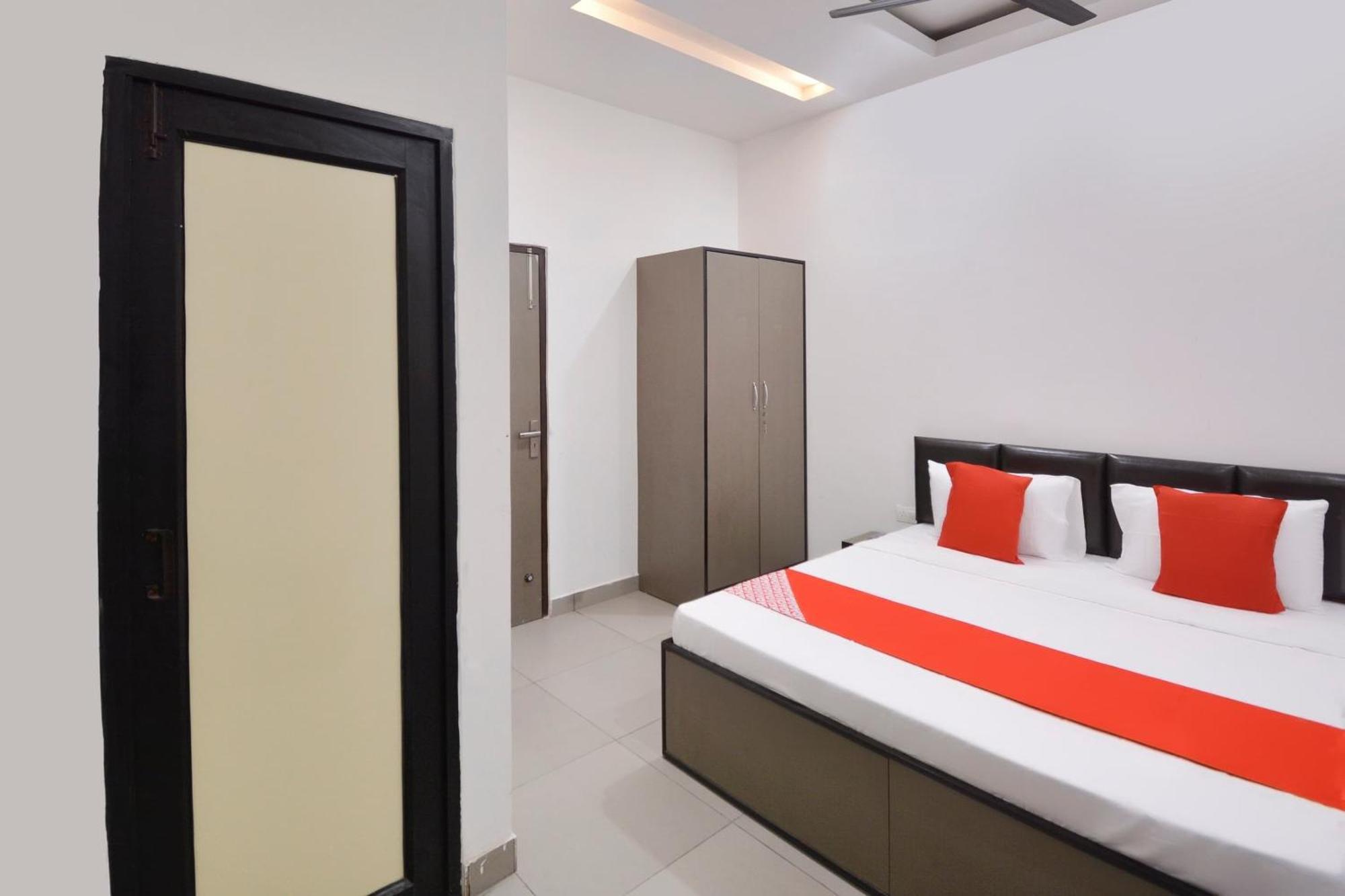 Hotel O White Solitaire Ludhijána Kültér fotó