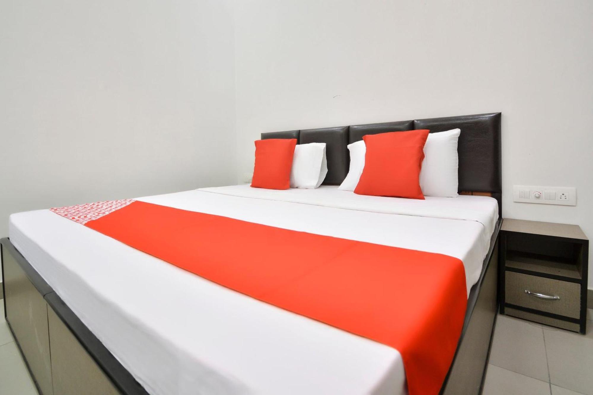 Hotel O White Solitaire Ludhijána Kültér fotó