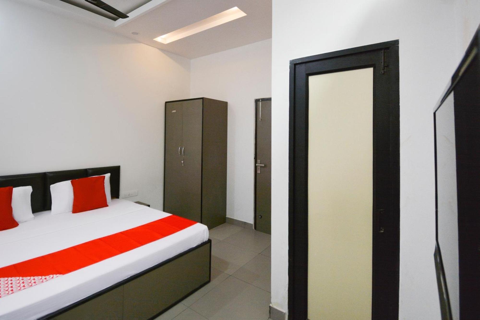 Hotel O White Solitaire Ludhijána Kültér fotó