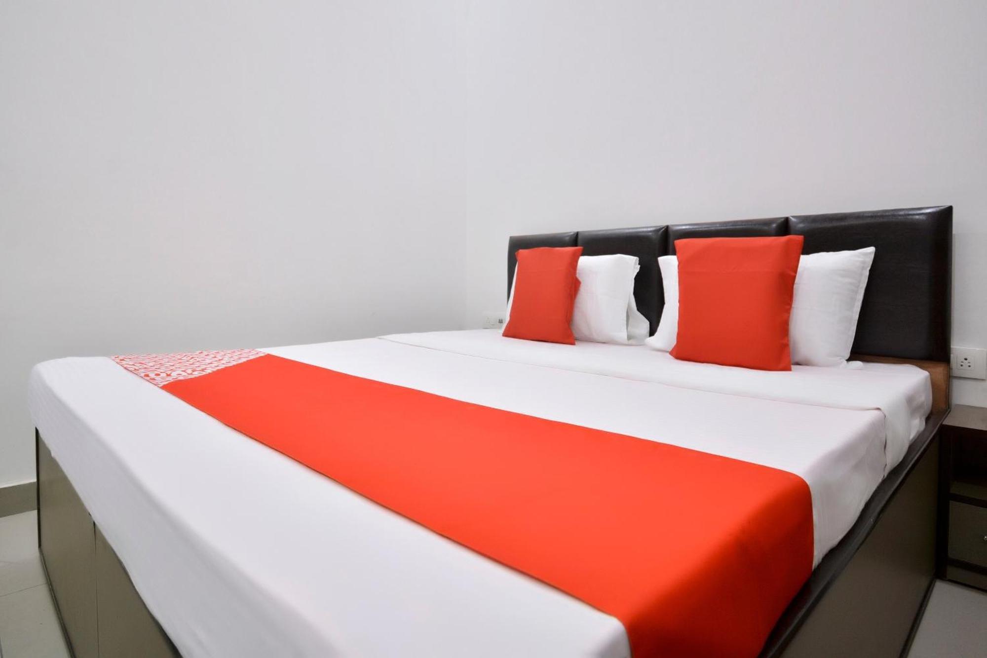 Hotel O White Solitaire Ludhijána Kültér fotó