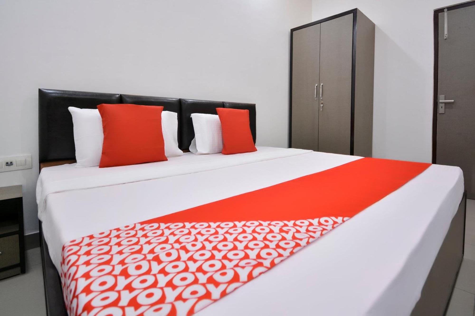 Hotel O White Solitaire Ludhijána Kültér fotó